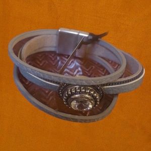 NWT Magnolia and Vine Bracelet